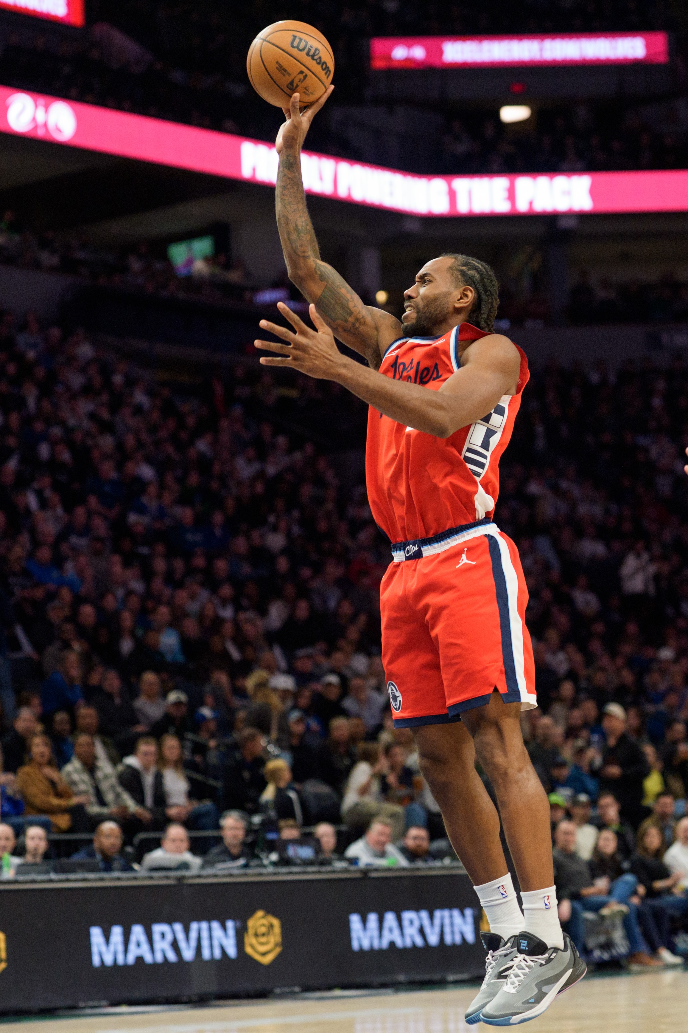 kaiyun-本赛季是生涯最高效赛季？伦纳德：我不看数据 只是享受比赛